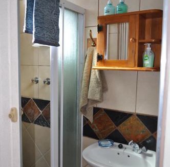 Matjhabeng House | Discover Marnicus B&B: Pet-Friendly with Pool & Breakfast