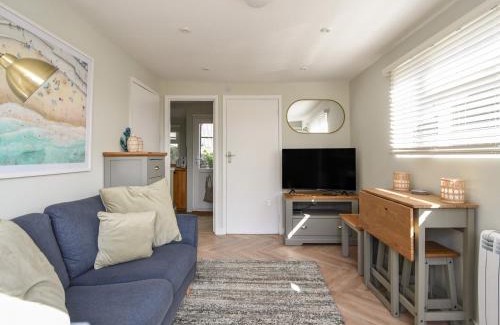 Lyme Regis House | Family-Friendly Stay at Marnie's Rest - 4-Star Comfort