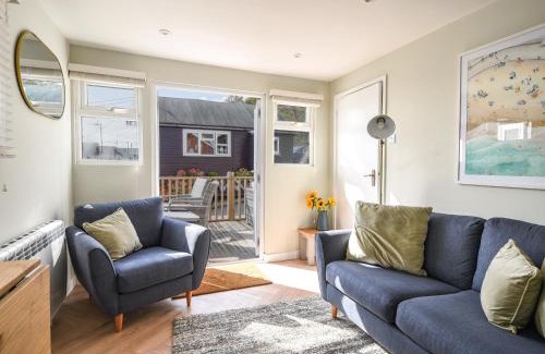 Lyme Regis House | Family-Friendly Stay at Marnie's Rest - 4-Star Comfort