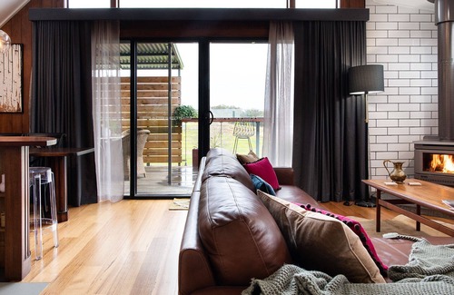 Shepherds Flat House | Marnies Loft - A chic and peaceful getaway!