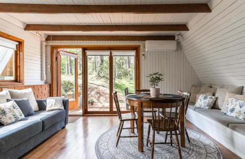 Vaana-Joesuu House | Relax at Maro Guesthouse with Sauna & Pet-Friendly Perks