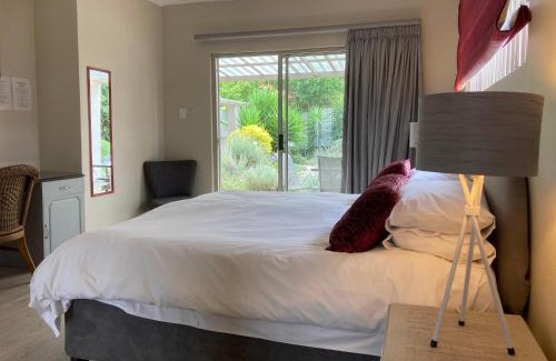 Eikenbosch House | Experience Maroela House: Top-Rated Ocean View Retreat