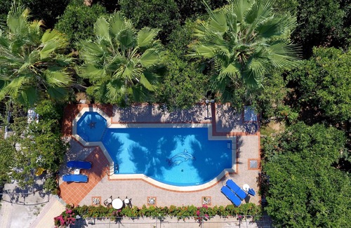 Varipetron Villa | Top-Rated Maros Spitaki with Private Pool & Child-Friendly Amenities