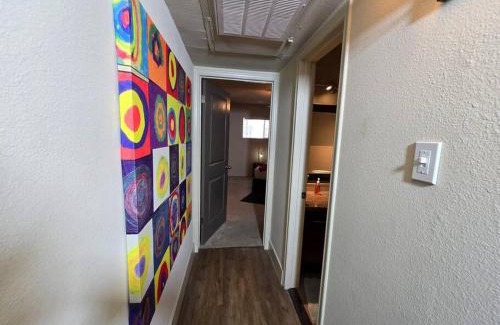 Uptown Apartment | Inviting Galleria Condo with Pool View and Family Amenities