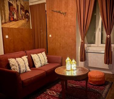 Bourgogne Apartment | Relaxing Apartments in Orléans with Spa and Hot Tub Amenities
