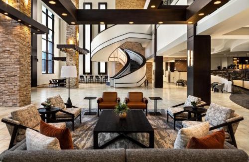 Normal Hotel | Relax at Marriott Bloomington Normal Hotel & Conference Center