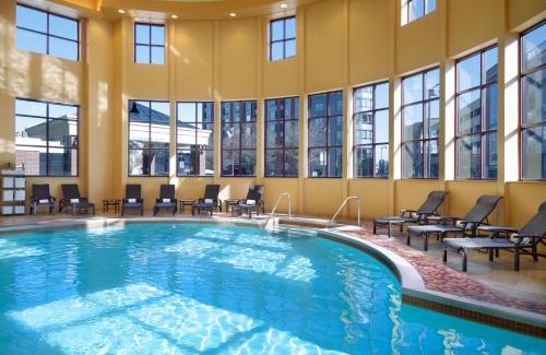 Normal Hotel | Relax at Marriott Bloomington Normal Hotel & Conference Center