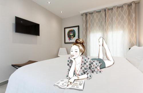 Cannes City Centre Apartment | Ideal Marriott-Croisette Stay: 4-Star, Family & Pet Friendly
