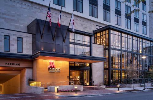 Uptown Hotel | Discover Marriott Dallas Uptown: Pet-Friendly & Pool Access