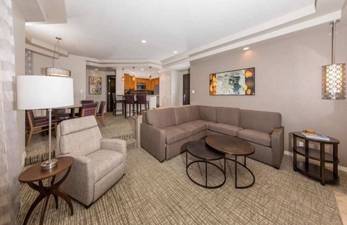 Palm Desert Resort | Unforgettable Stay at Marriott Desert Springs Villas I
