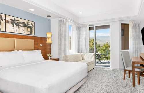 Palm Desert Hotel | Premier Stay at Marriott Desert Springs II with Breakfast Included