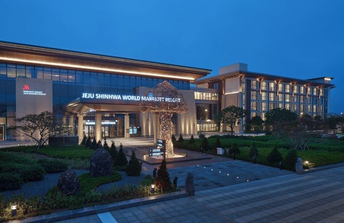 Andeok Hotel | 5-Star Marriott Jeju Shinhwa World: Pool & Eco-Friendly Stay