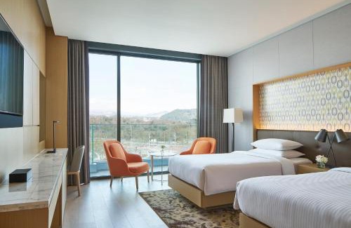 Andeok Hotel | Experience Marriott Jeju Shinhwa World Hotel's Oceanfront Bliss