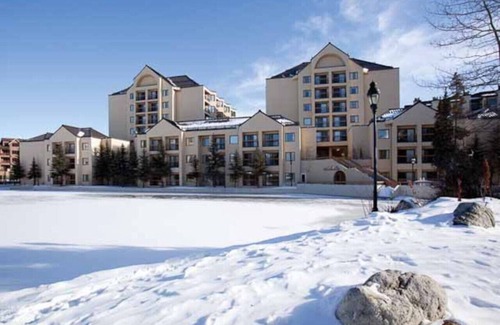 Peak 9 Condo | Guest Rated 10/10: Marriott Mountain Valley Lodge Retreat