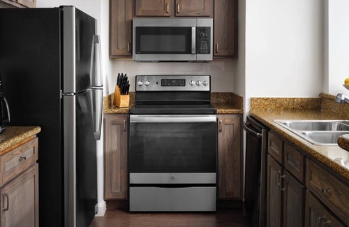 Palm Beach Shores Condo | Marriott Ocean Pointe - 1BR Condo with Full Kitchen & Spa