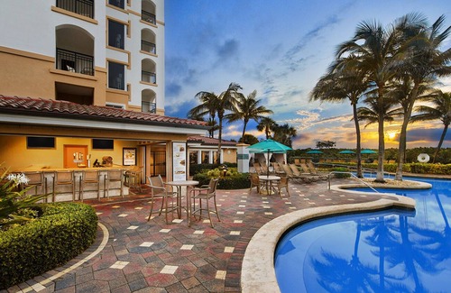 Palm Beach Shores Hotel | Experience Marriott Ocean Pointe: Beachfront 2BD Retreat!