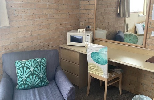 Nowra Hotel | Budget-Friendly Marriott Park Motel with Breakfast & Kitchen