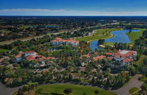 Florida Central Atlantic Coast Hotel | Relax at Marriott's Lakeshore Reserve with Pool & Dining