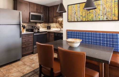 Peak 9 House | Discover Marriott's Mountain Valley Lodge with Spa & Hot Tub