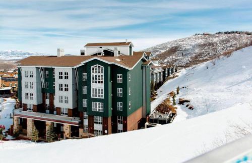 North Park City Hotel | Experience Marriott's MountainSide: Oceanfront and Family-Friendly