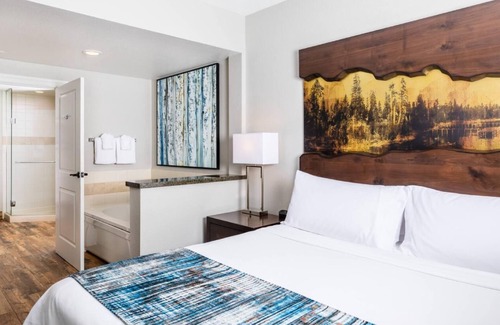South Lake Tahoe Resort | Top-Rated Marriott's Timber Lodge with Pool and Spa Access