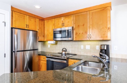 South Lake Tahoe Apartment | Stunning Marriott Timber Lodge: Ski In/Out at Heavenly