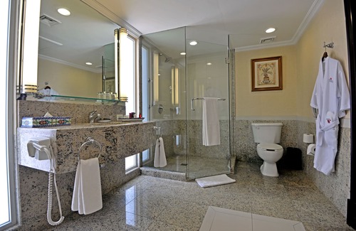 Torreon Hotel | Comfort & Convenience at Marriott Torreon - 4-Star Retreat