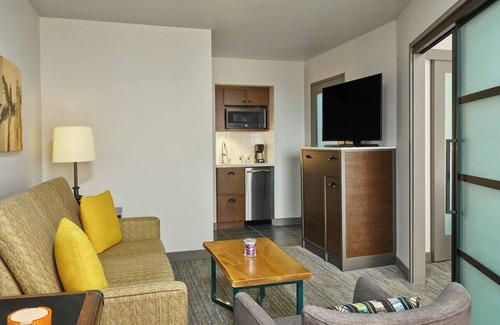 Civic Core Apartment | Experience Marriott Vacation Club Pulse, San Diego for Comicon