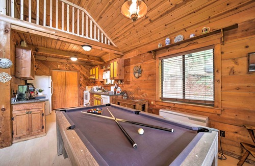 Wolf Laurel Cabin | Discover Mars Hill Cabin: Pool Table & Close to Wolf Ridge