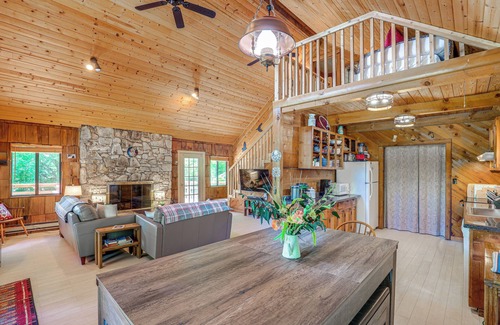 Wolf Laurel Cabin | Discover Mars Hill Cabin: Pool Table & Close to Wolf Ridge