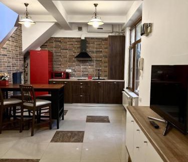 Constanta Villa | Guest Rated 10/10 at Marsali Vila with Private Beach Access