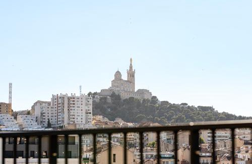 Lodi Apartment | Beautiful Views of Notre-Dame de la Garde in Marseille