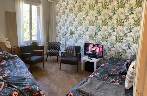 Thiers Apartment | Discover Marseille Vieux Port: Family-Friendly Getaway