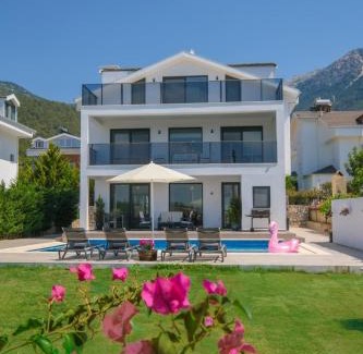 Oludeniz Villa | Discover Marsel Villa Evi: Family-Friendly Oceanfront Retreat