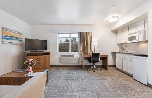 Bainbridge Island Hotel | Marshall Suites Bainbridge Island, SureStay Collection by BW