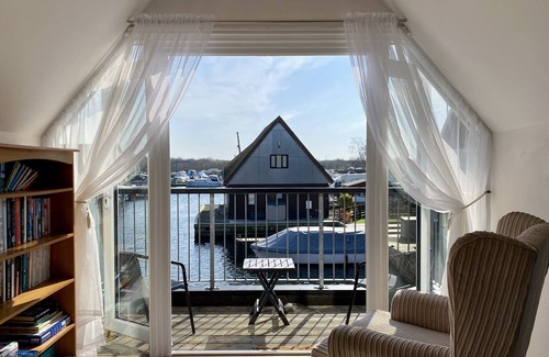 Horning House | Marshmere: Pet Friendly Three Bedroom House for 6 Guests