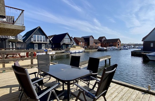 Horning House | Marshmere: Pet Friendly Three Bedroom House for 6 Guests