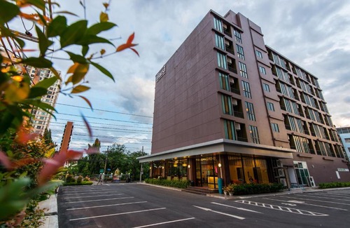 Bang Chak Hotel | Discover Marsi Hotel Bangkok: Family-Friendly Comfort Awaits