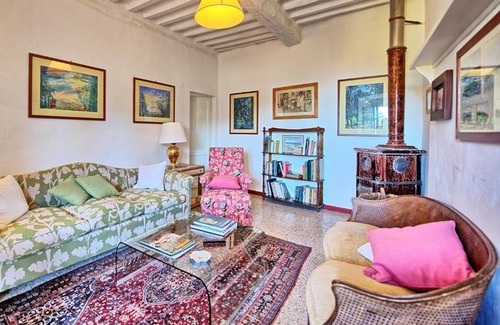 Marsiliana House | Inviting Marsilia: Pet-Friendly Retreat with Pool & Kitchen