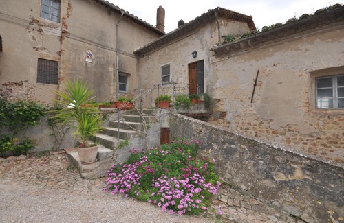 Marsiliana House | Inviting Marsilia: Pet-Friendly Retreat with Pool & Kitchen