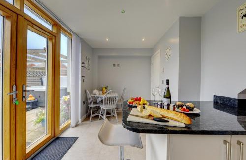 Priors Marston House | Experience Comfort at Marstons Croft - 4-Star Getaway