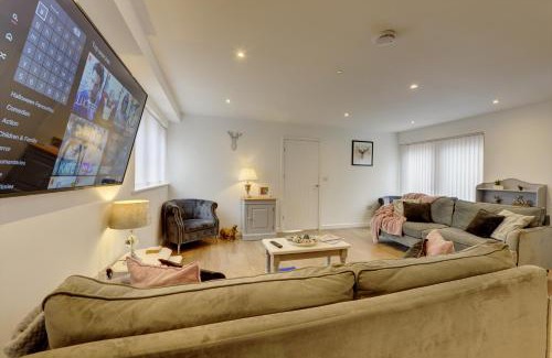 Priors Marston House | Experience Comfort at Marstons Croft - 4-Star Getaway