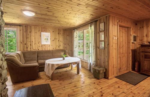 Saaremaa House | Cozy Marta-Lovise puhkemaja Aliine with Ocean Views