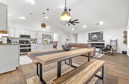 Isabella House | Martha`s Lakeview Ranch