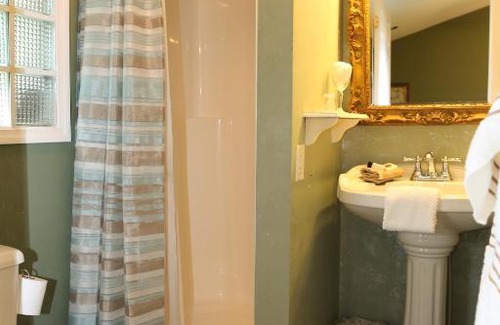 South Haven Bed & Breakfast | Cozy Martha's Vineyard B & B with Ocean Views and Hot Tub