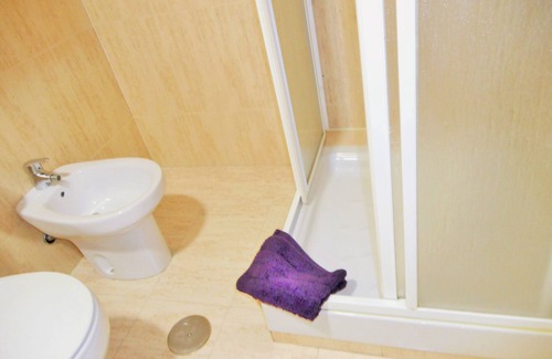 Chana Bed & Breakfast | Relaxing Martin House with Private Bath & Spa Amenities