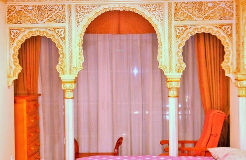 Chana Bed & Breakfast | Relaxing Martin House with Private Bath & Spa Amenities