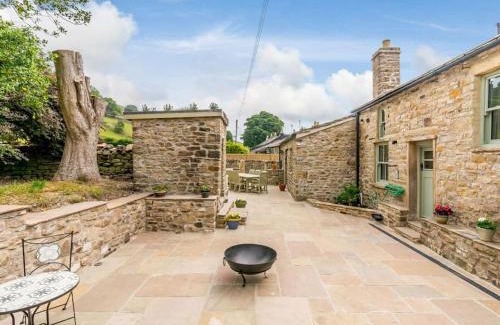 Fremington House | Discover Martin's Farm House: Pet-Friendly Family Retreat