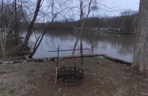 Dresden House | Pet-Friendly Martin's River Cabin with Kitchen Amenities