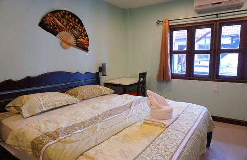 Nanai Road House | Cozy Martin's Swiss Guesthouse: Family-Friendly Retreat